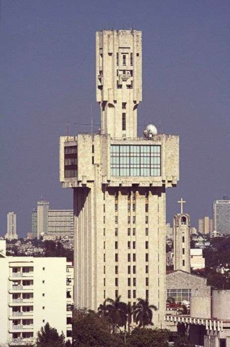Креативні і незвичайні будівлі 1960-1980-х років (26 фото)