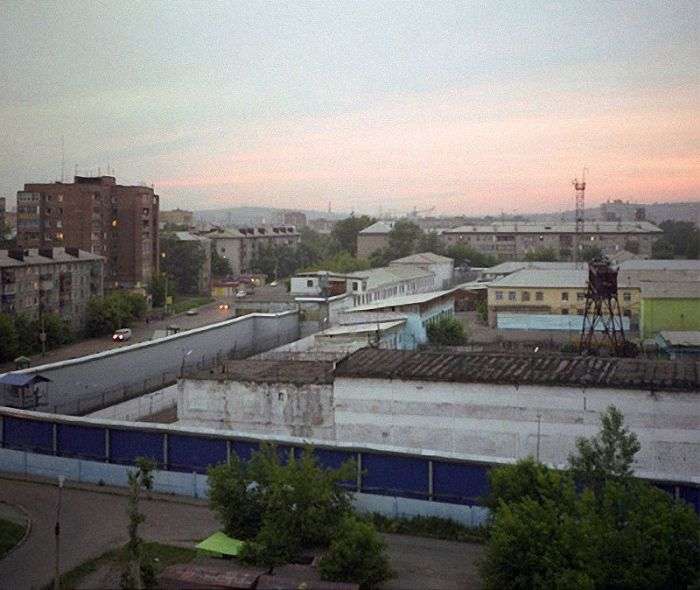 Як в Миколаївці живуть красноярські зеки (16 фото)