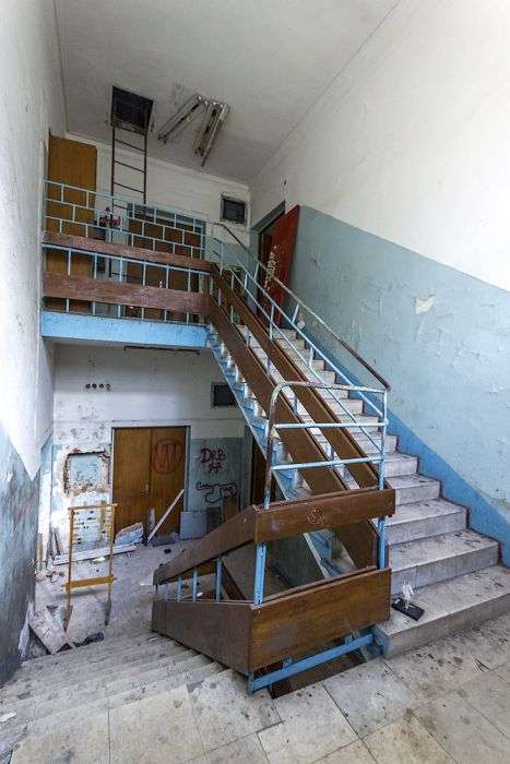 Покинута школа в Підмосковї (46 фото)