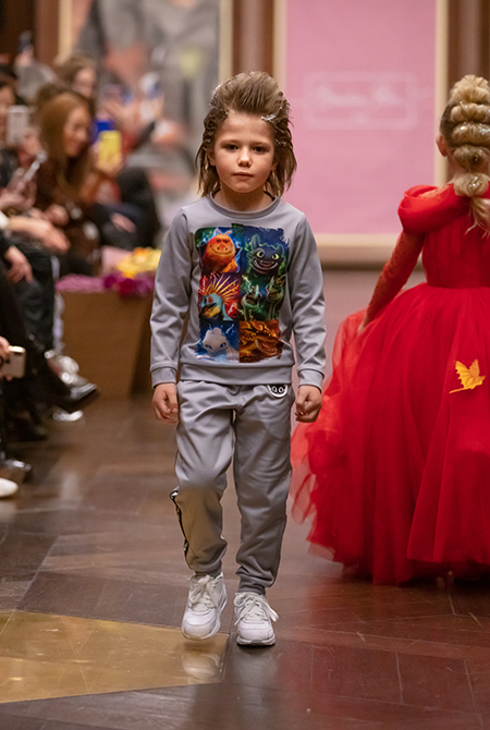 Дочь Ани Лорак, сыновья Марии Кожевниковой и другие звездные дети приняли участие в показе Дети / Детская мода