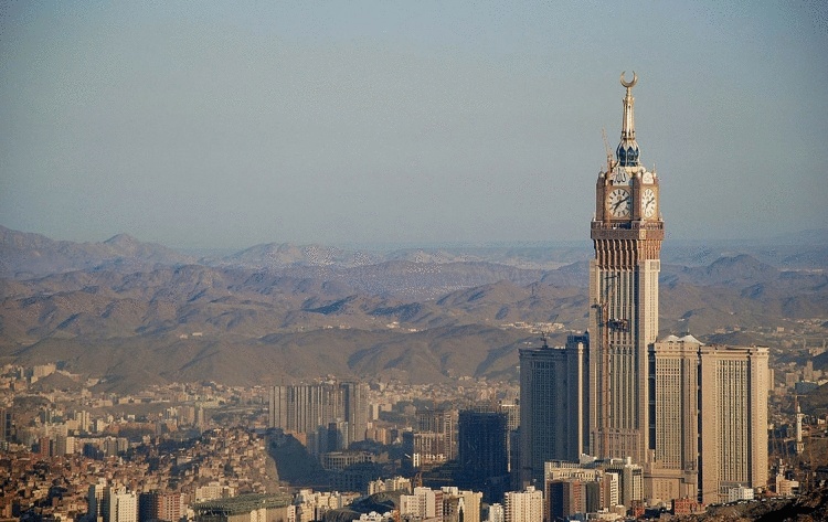 10 самых знаменитых часовых башен в мире 