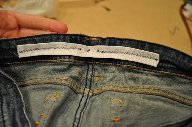 Джинсы по фигуре: быстрый способ переделки без лишних хлопот джинсы