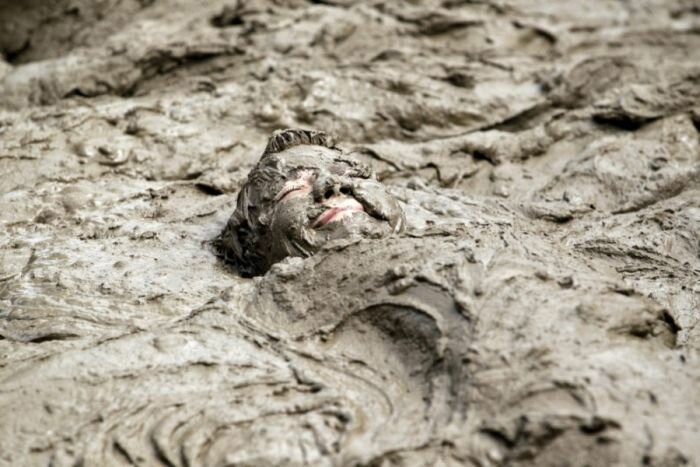 Простушки, обожающие месить грязь 
