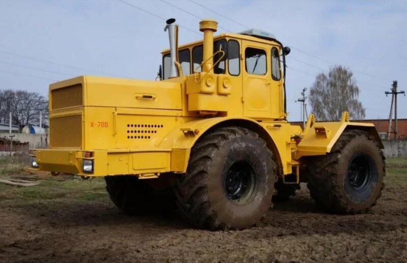 Самый могучий трактор СССР Кировец К 700 